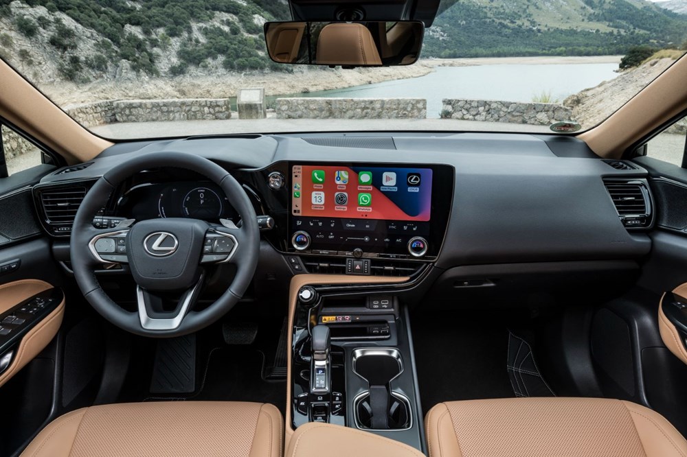 Lexus'ta yeni dönem: İlk plug-in hibrit modelini tanıttı - 9