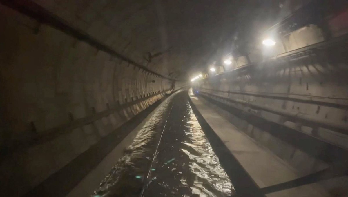 İngiltere ve Avrupa arasındaki Eurostar tren seferleri sel nedeniyle iptal edildi İngiltere ve Avrupa arasındaki Eurostar tren seferleri sel nedeniyle iptal edildi