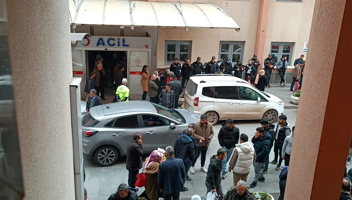 Batman’da akraba ailelerin bıçaklı kavgası: 1 ölü, 2 yaralı Batman’da akraba ailelerin bıçaklı kavgası: 1 ölü, 2 yaralı