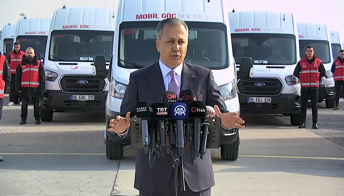 İçişleri Bakanı Ali Yerlikaya: İstanbul’da 80 bin düzensiz göçmen yakalandı İçişleri Bakanı Ali Yerlikaya: İstanbul’da 80 bin düzensiz göçmen yakalandı