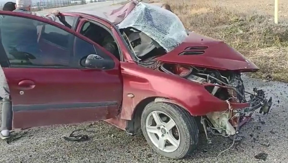 Polis memuru ve oğlu trafik kazası kurbanı Polis memuru ve oğlu trafik kazası kurbanı