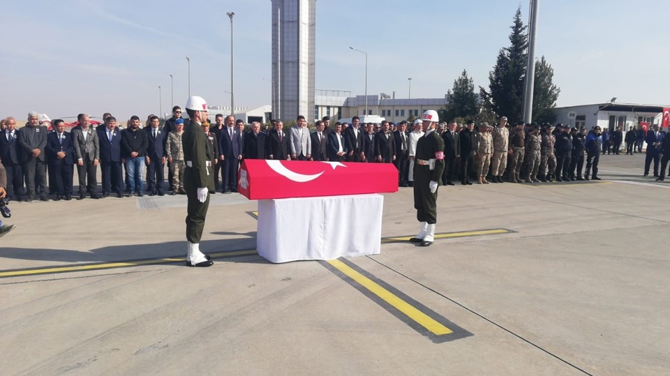Barış Pınarı Harekatı bölgesinde şehit olan asker son yolculuğuna uğurlandı - 2