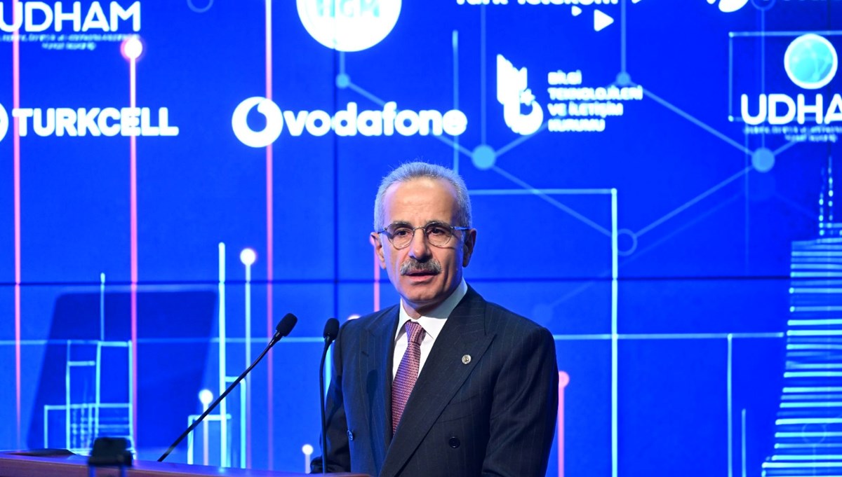Bakan Abdulkadir Uraloğlu'ndan 5G mesajı: Bakan Abdulkadir Uraloğlu'ndan 5G mesajı: