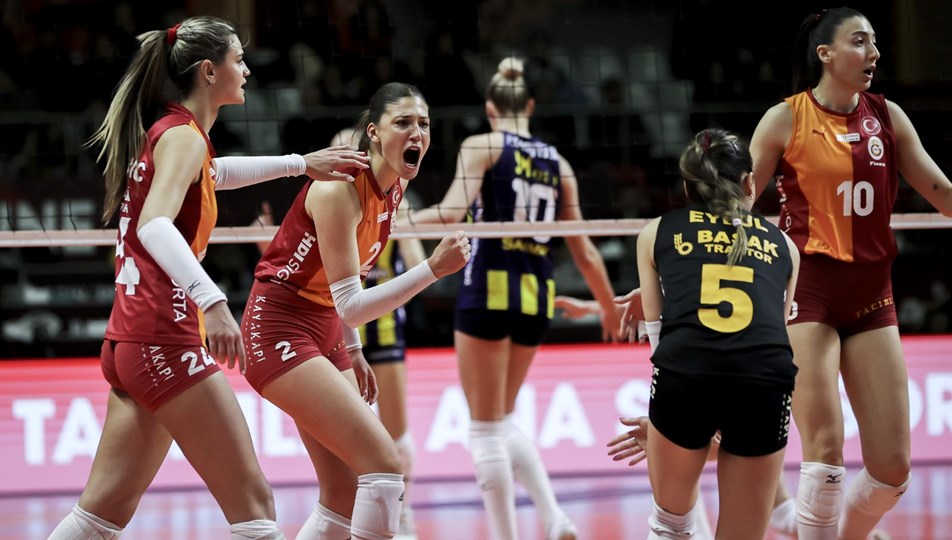 Galatasaray, Fenerbahçe'yi yenerek seride durumu 1-0 yaptı