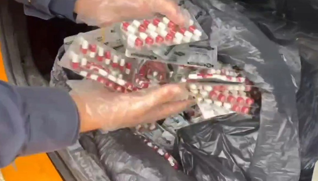 Ticari takside binlerce psikotrop hap ele geçirildi
