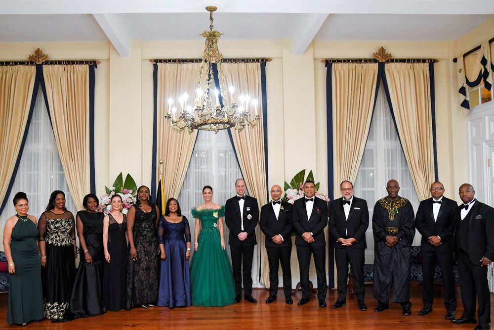 Prens William ve Kate Middleton'dan kölelikle ilgili protestolara cevap - 10