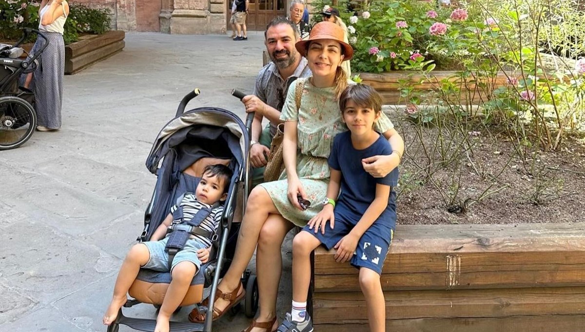 Oyuncu Burcu Kara ailesiyle İtalya'da tatile çıktı