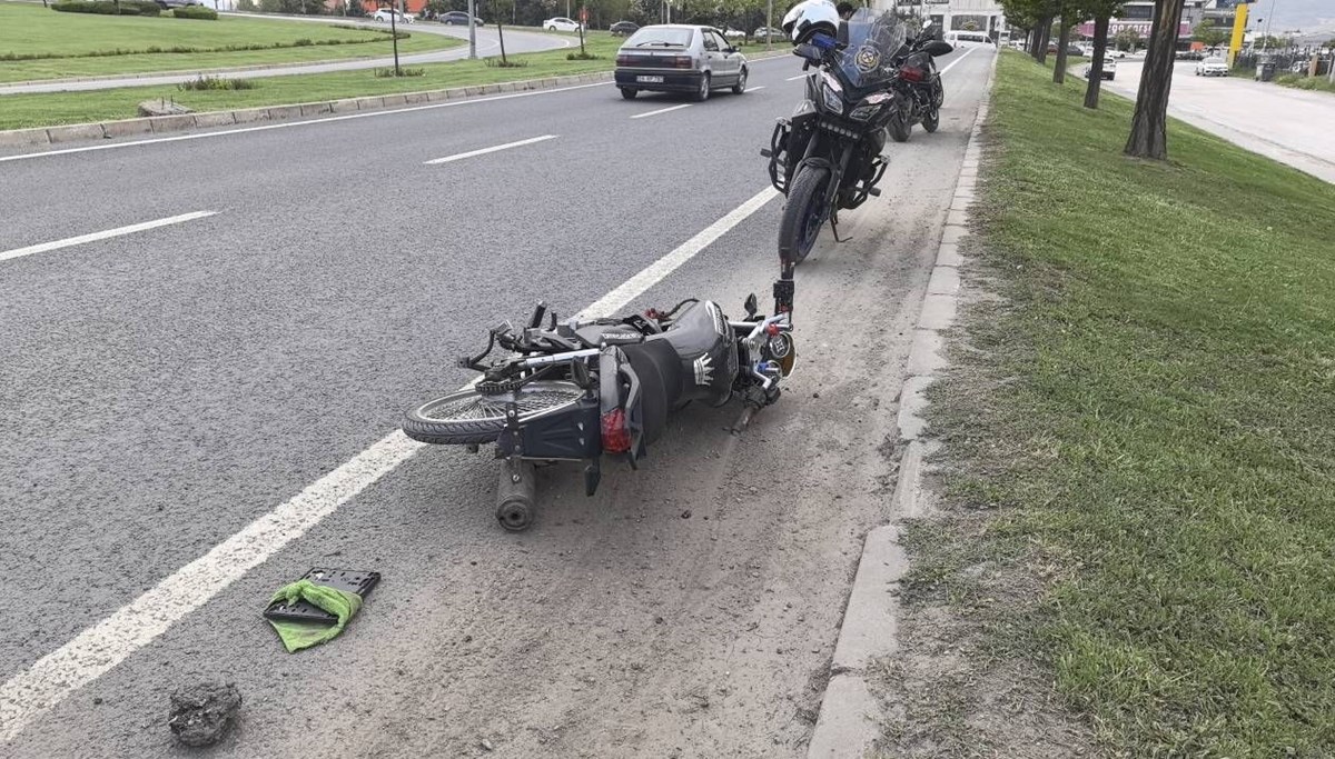 Motosikletli kazaya karıştı Motosikletli kazaya karıştı