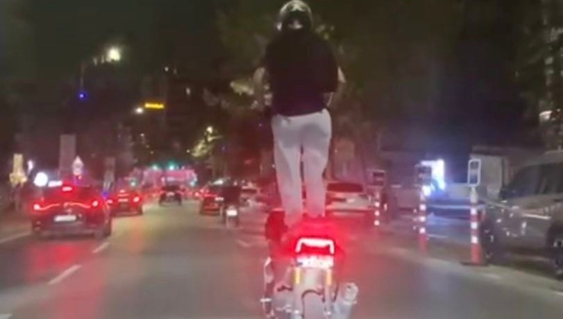 Motosikletlinin tehlikeli yolculuğu