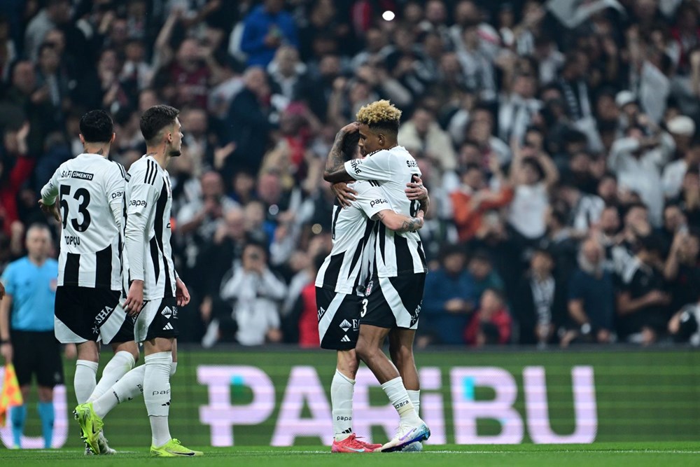 Meier'den Derbi Kırmızısına Kritik Bakış: VAR'a Rağmen Gelen Karar Doğru Muydu? 81 5yzhqqtHOE26HlUNdswlQg