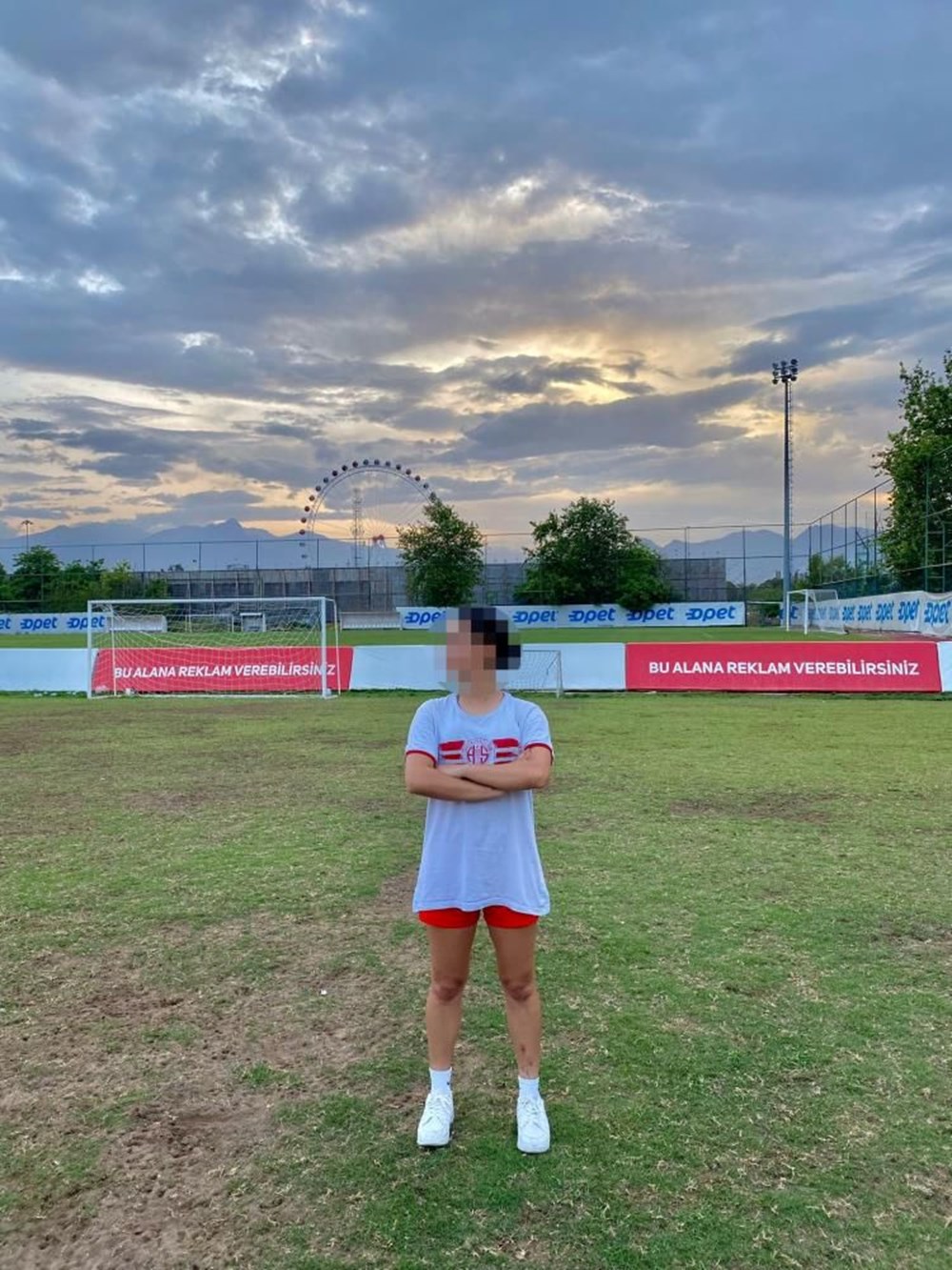 Genç Nilsu, TikTok’taki “ölüm çelmesi” akımının kurbanı oldu | 1 yıldır hazırlandığı maçı kaçıracak - 3