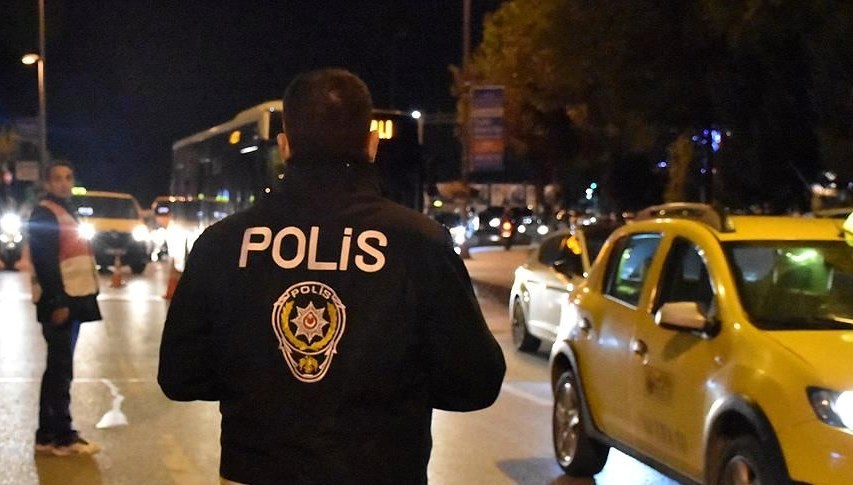 Polis uygulama noktalarını ifşa ettiler! 10 şüpheli yakalandı