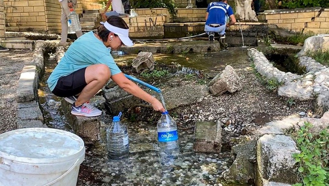 Bakterili su için sıraya girdiler!