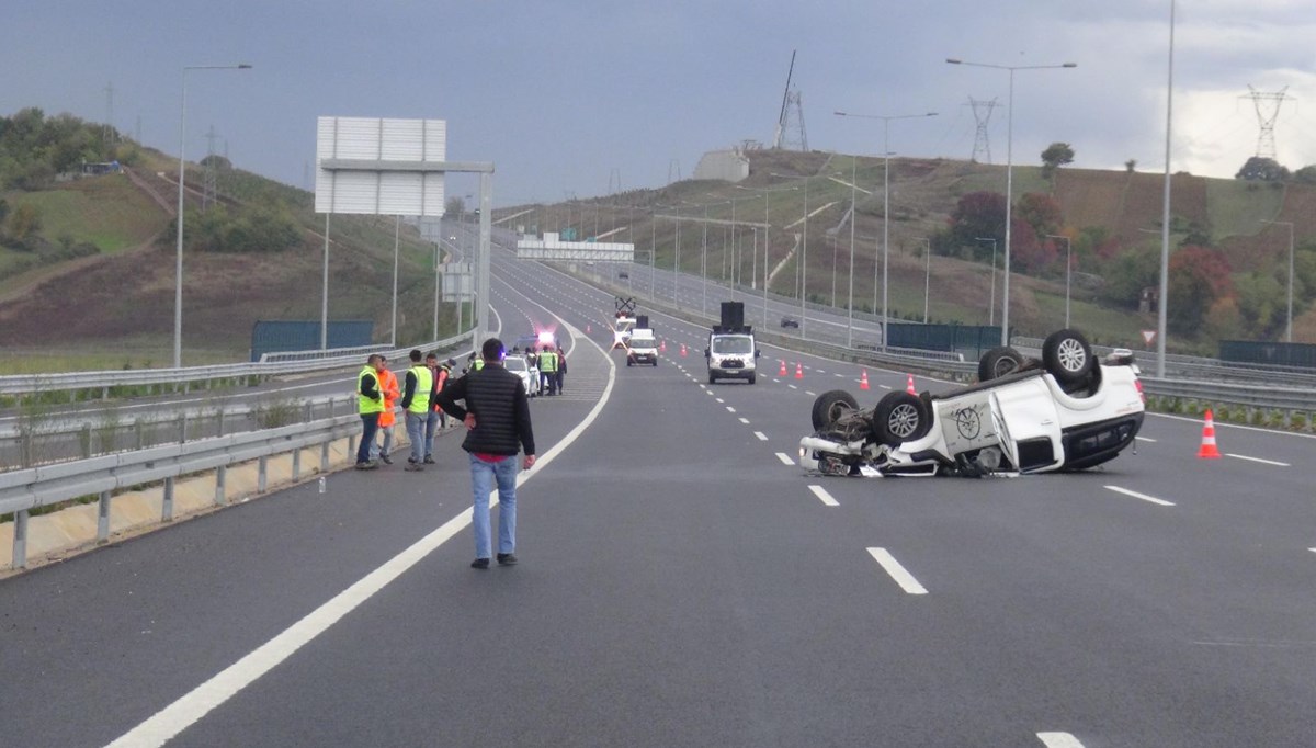 Avcılar kaza yaptı, bagajdan avlanması yasak kızıl geyik çıktı
