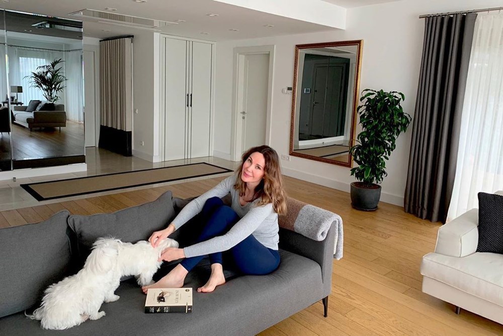 Corona g�nlerinde �nl�lerin ev halleri