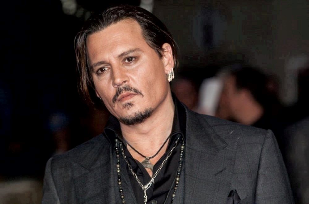 Johnny Depp ile çalışan yönetmen Maiwenn gazeteciye saldırdığını itiraf etti - 4