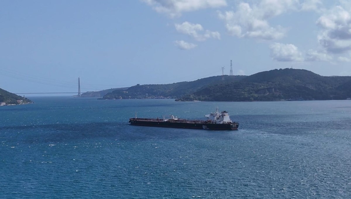 90 bin tondan fazla ham petrol taşıyor... Sarıyer açıklarında kaldı