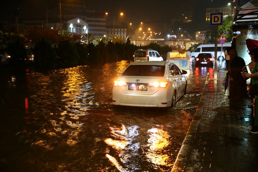 Kuvvetli sağanak birçok ilde hayatı felç etti: Sele kapılan 3 kişi hayatını kaybetti, 1 bebek kayıp - 20