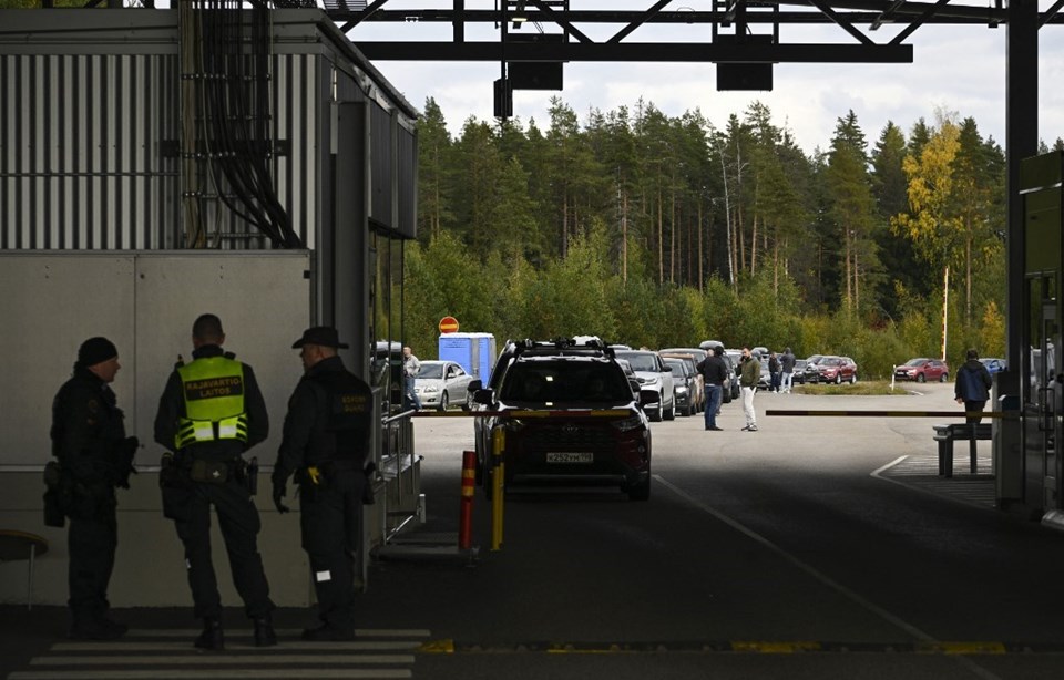Finlandiya'ya geçmek isteyen Rusları engellemek için çit inşa edilmesi isteniyor - 1