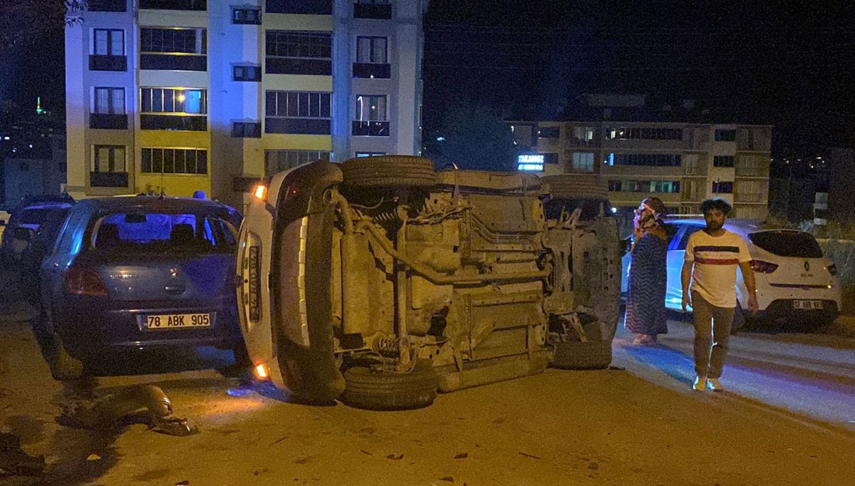 Karabük'te trafik kazası: Üç yaralı Karabük'te trafik kazası: Üç yaralı