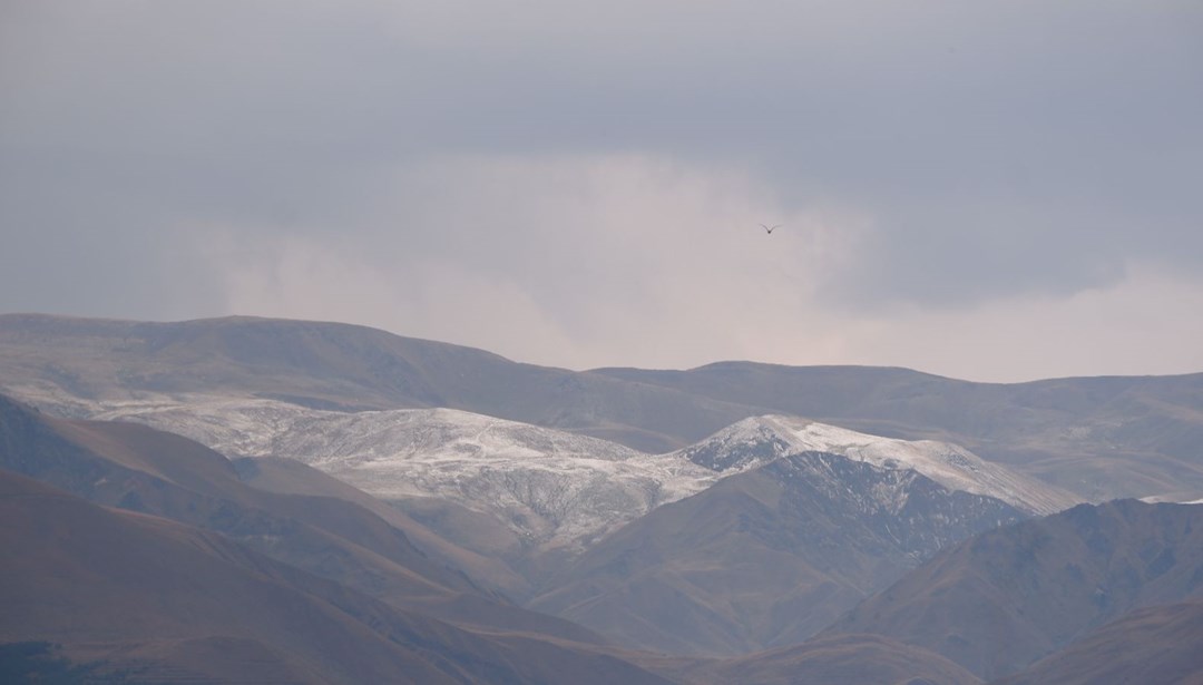 Mevsimin ilk karı yağdı! Hava sıcaklığı 10 derece birden düştü