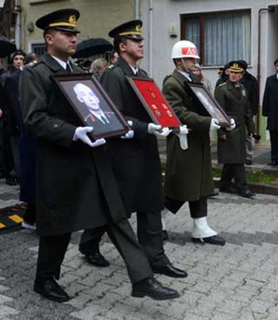 Teoman Koman son yolculuğuna uğurlandı - 1