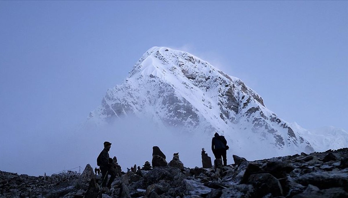Everest ve Himalayalar'da temizlik: 11 ton çöp, 4 ceset çıkarıldı Everest ve Himalayalar'da temizlik: 11 ton çöp, 4 ceset çıkarıldı