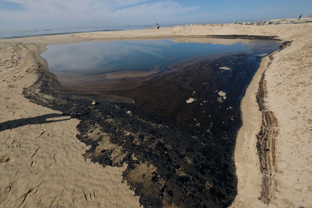 California’da çevre felaketi: Sahil petrolle kaplandı - 5