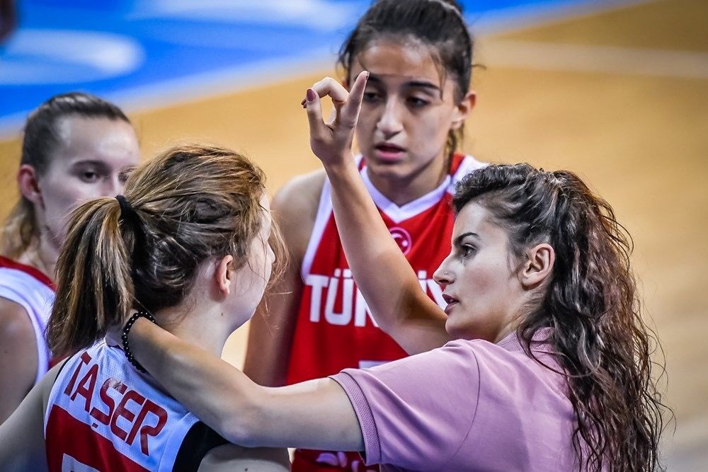 Kadın doktorun şüpheli ölümü: Kolunda serumla yatak odasında ölü bulundu - 5