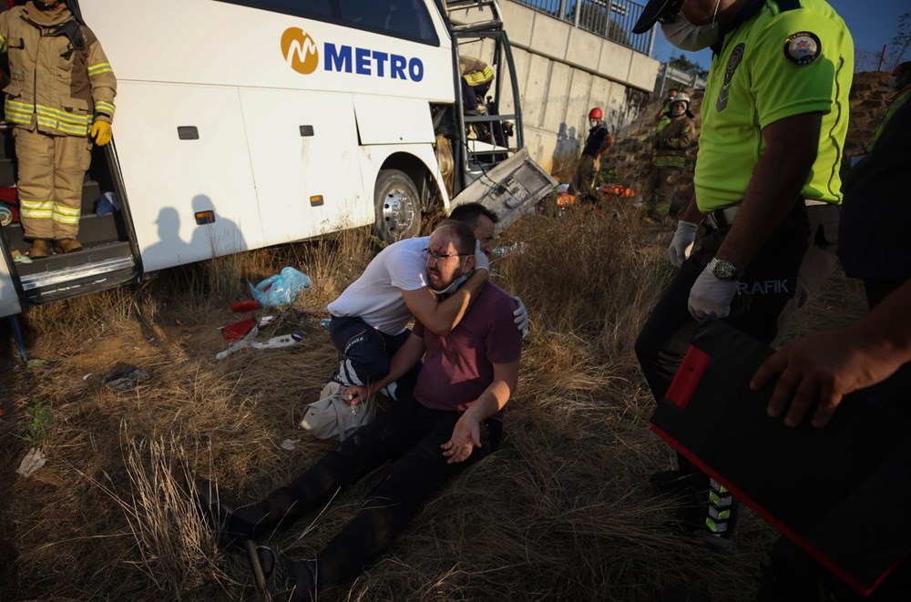 Kuzey Marmara Otoyolu'nda otobüs yoldan çıktı: 5 ölü, 25 yaralı - 4