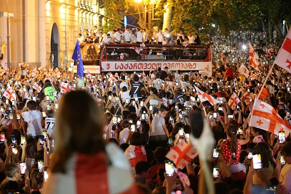 EURO 2024'e veda eden Gürcistan'ı binlerce kişi karşıladı - 1