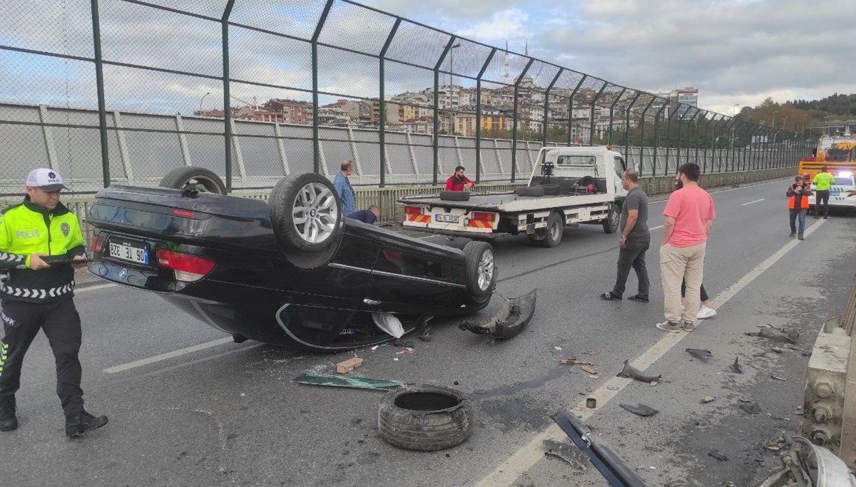 Haliç Köprüsü'nde trafiği kilitleyen kaza Haliç Köprüsü'nde trafiği kilitleyen kaza