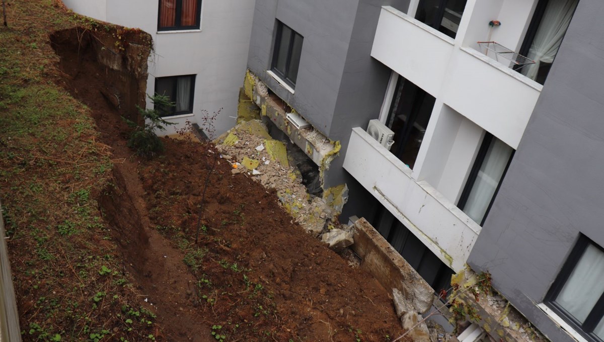 Ordu'da istinat duvarı çöktü: 48 daireli bina boşaltıldı