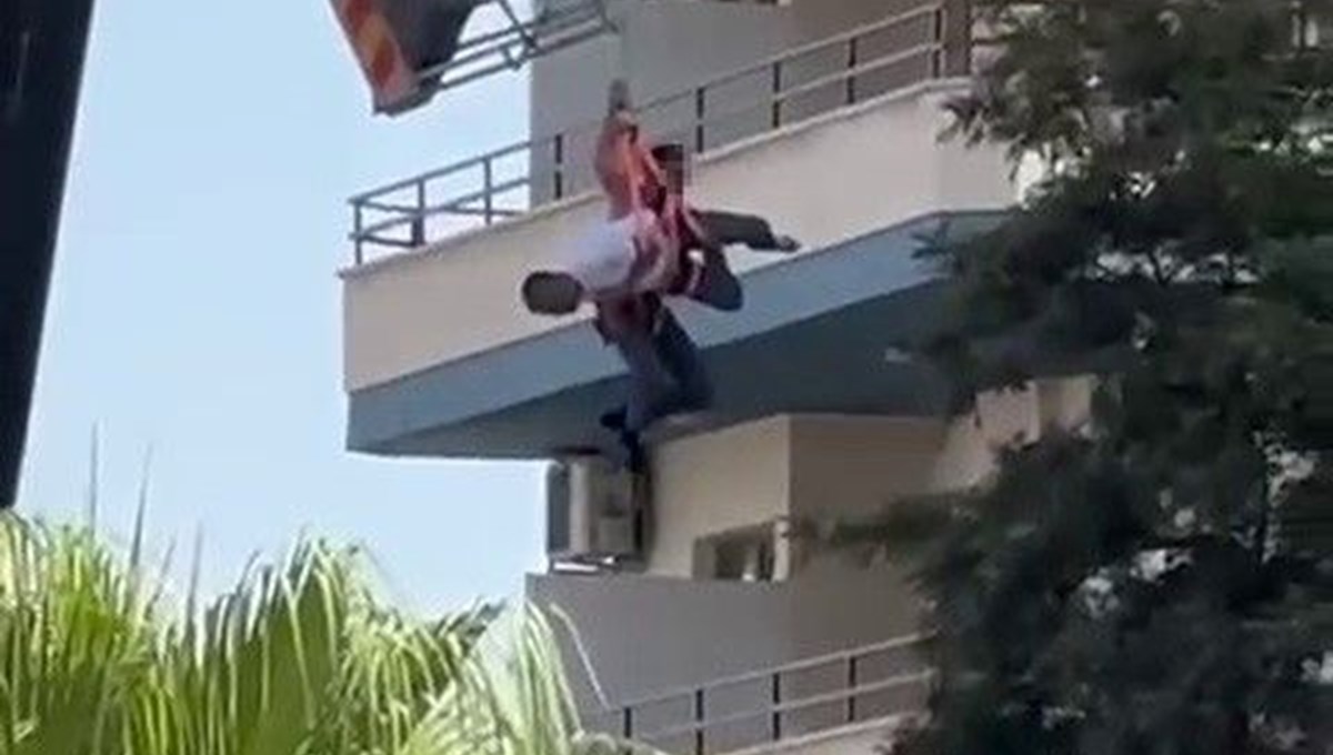 Emniyet kemeri hayat kurtardı Emniyet kemeri hayat kurtardı
