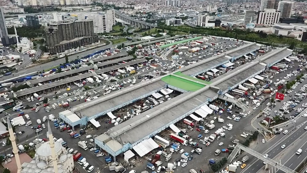 Kısıtlama sonrası Bayrampaşa Sebze ve Meyve Hali�nde yoğunluk devam