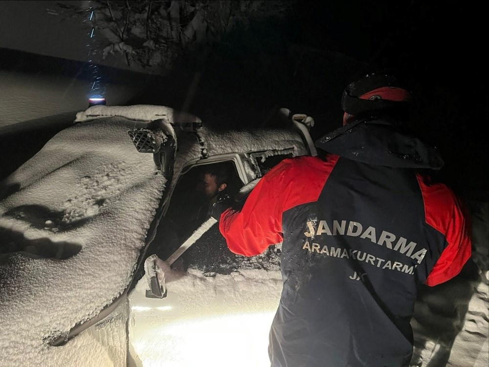 Kocaeli'de zamana karşı yarış: JAK timleri donmak üzerelerken kurtardı - 1