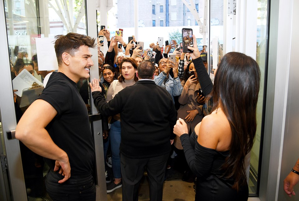 Kim Kardashian ürünleri tükendiği için özür diledi - 1