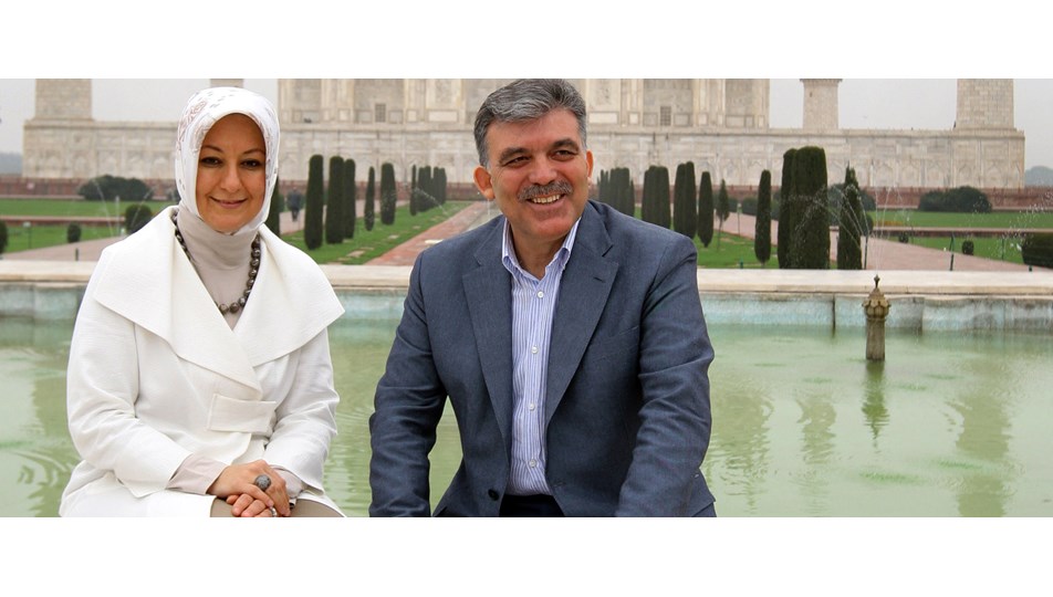 Gül Tac Mahal'i gezdi