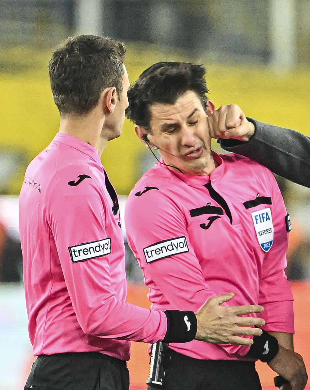 MKE Ankaragücü Kulübü Başkanı Faruk Koca hakem Halil Umut Meler'e yumruk attı - 11