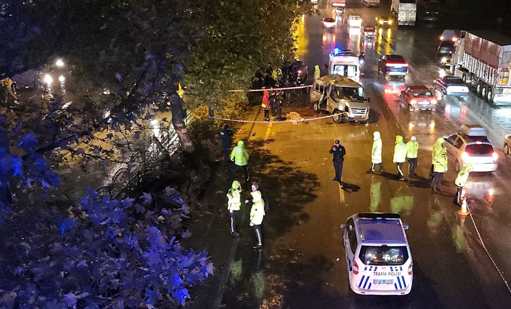 Konya'da feci kaza | Minibüs ağaca çarptı: 3 çocuk öldü, 4 kişi yaralandı - 4