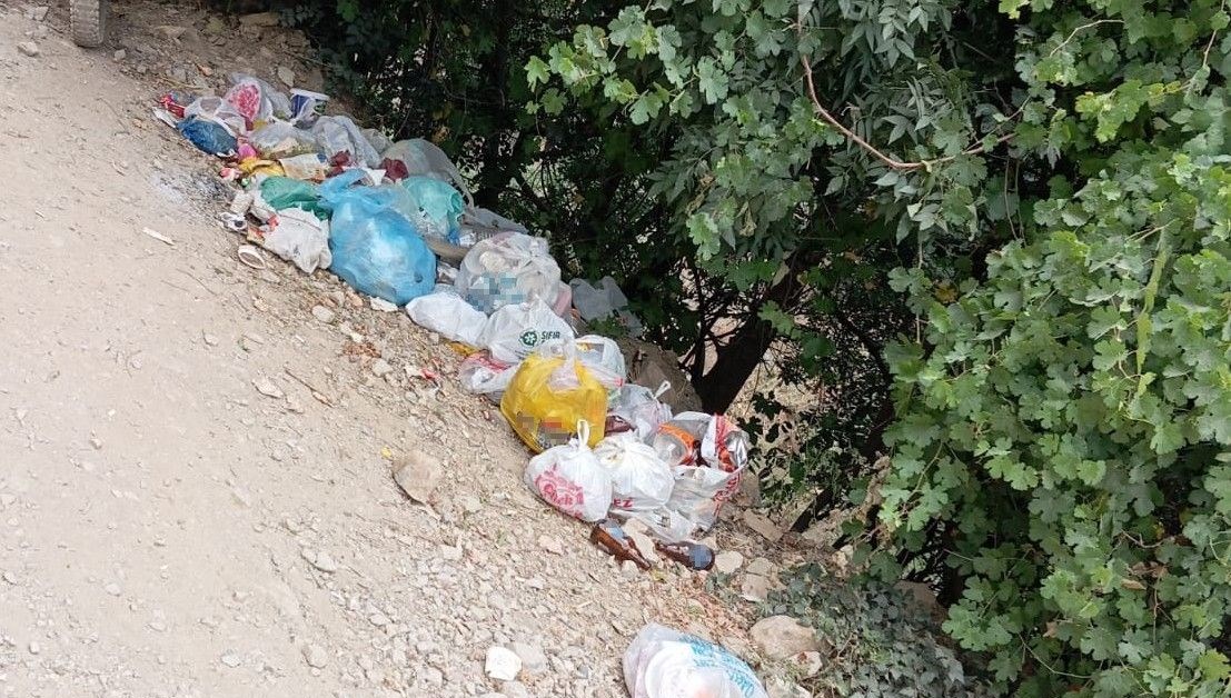 Kato Dağı’ndaki Kaval Şelalesi’nde çöp tepkisi