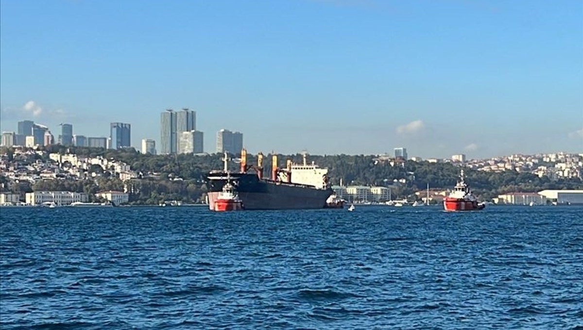 İstanbul Boğazı'nda gemi trafiği çift yönlü askıya alındı İstanbul Boğazı'nda gemi trafiği çift yönlü askıya alındı