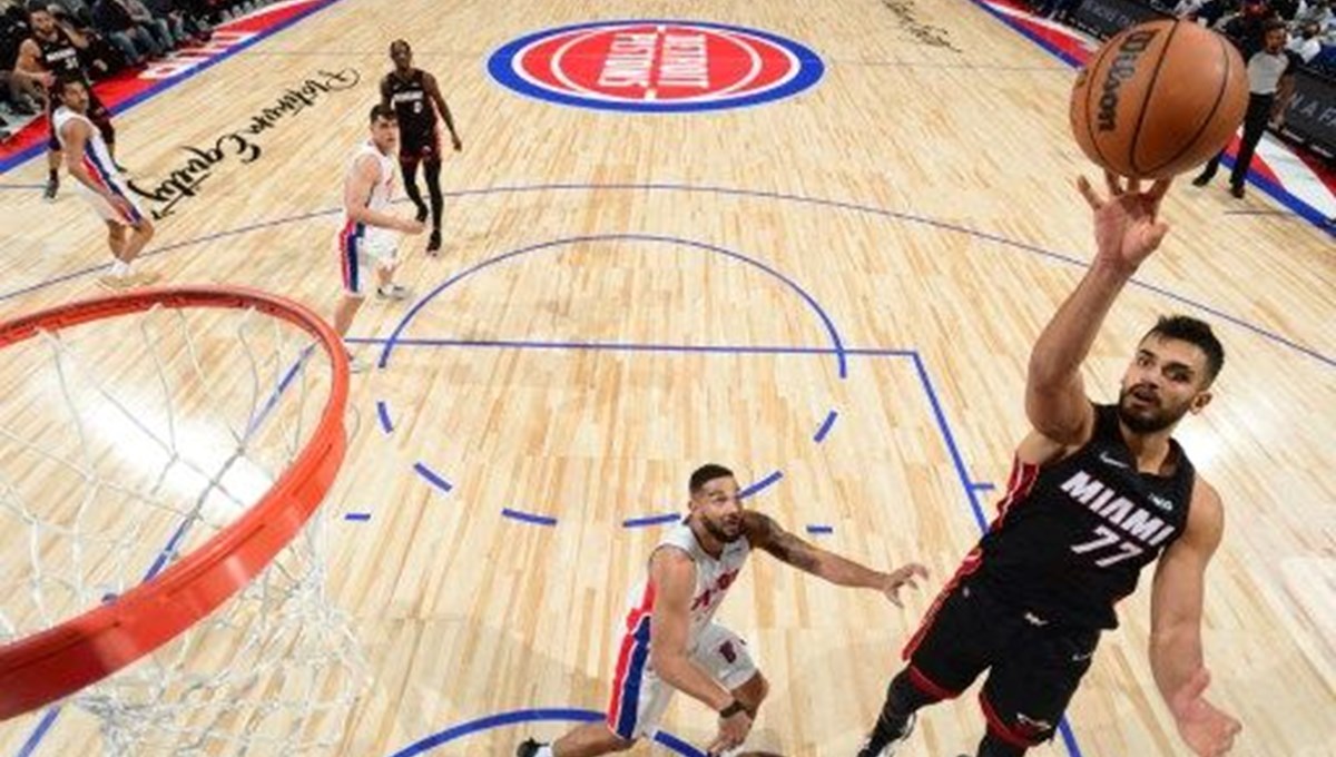 NBA'de Heat'in galibiyetine Ömer'den 8 sayı, 13 ribauntluk katkı