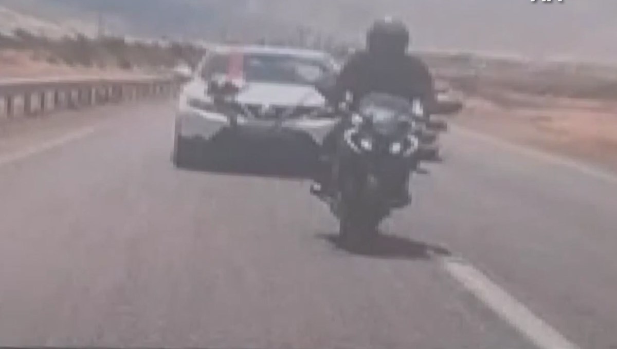 Düğün konvoyunda vinçle çarpıştı