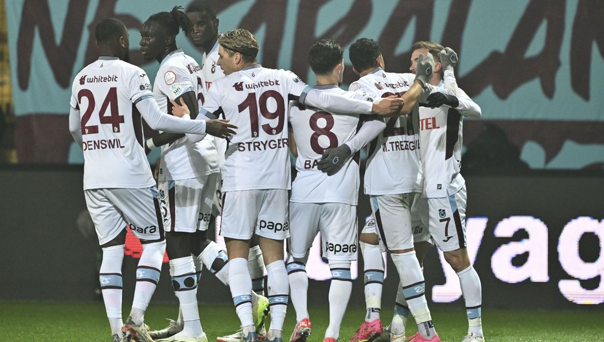 Trabzonspor-RAMS Başakşehir maçı ne zaman, saat kaçta ve hangi kanalda? (İlk 11'ler belli oldu) Trabzonspor-RAMS Başakşehir maçı ne zaman, saat kaçta ve hangi kanalda? (İlk 11'ler belli oldu)