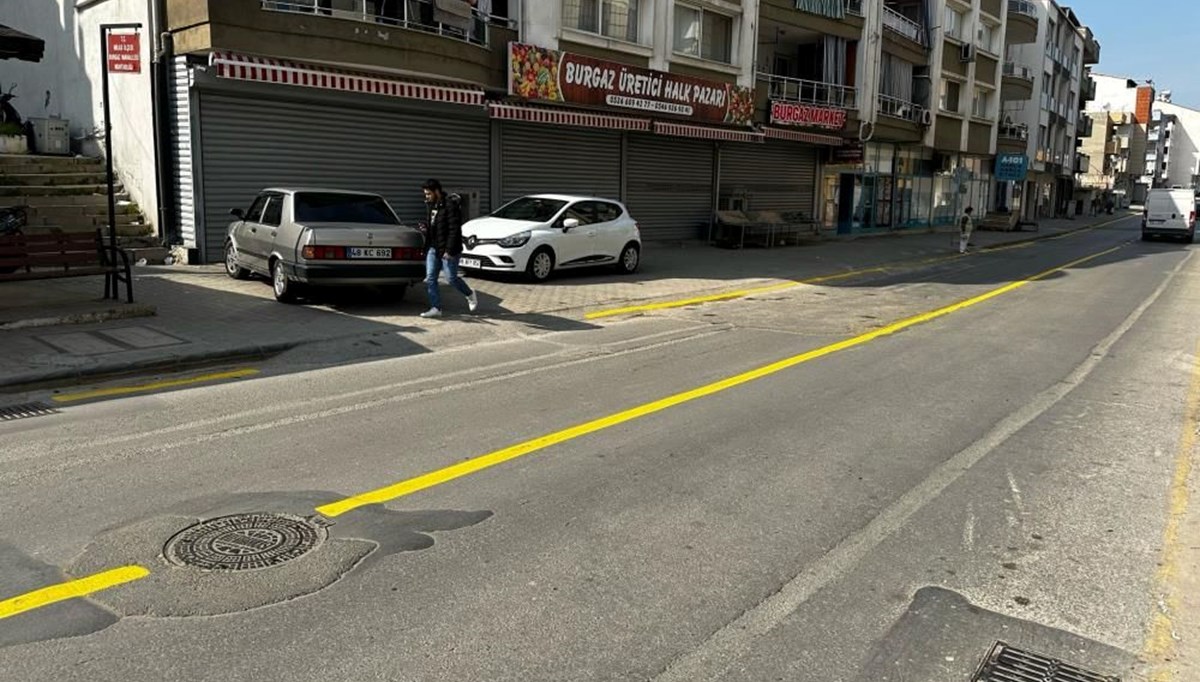 Yola fırlayan çocuğa otomobil çarptı Yola fırlayan çocuğa otomobil çarptı