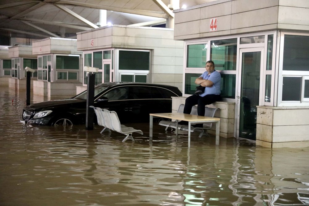 Kapıkule Gümrük Sahası'nı su bastı, sınırda geçişler durdu - 14