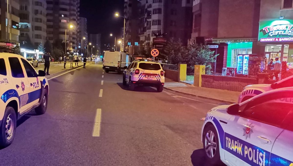 Kayseri'de şüpheli paket fünye ile patlatıldı Kayseri'de şüpheli paket fünye ile patlatıldı