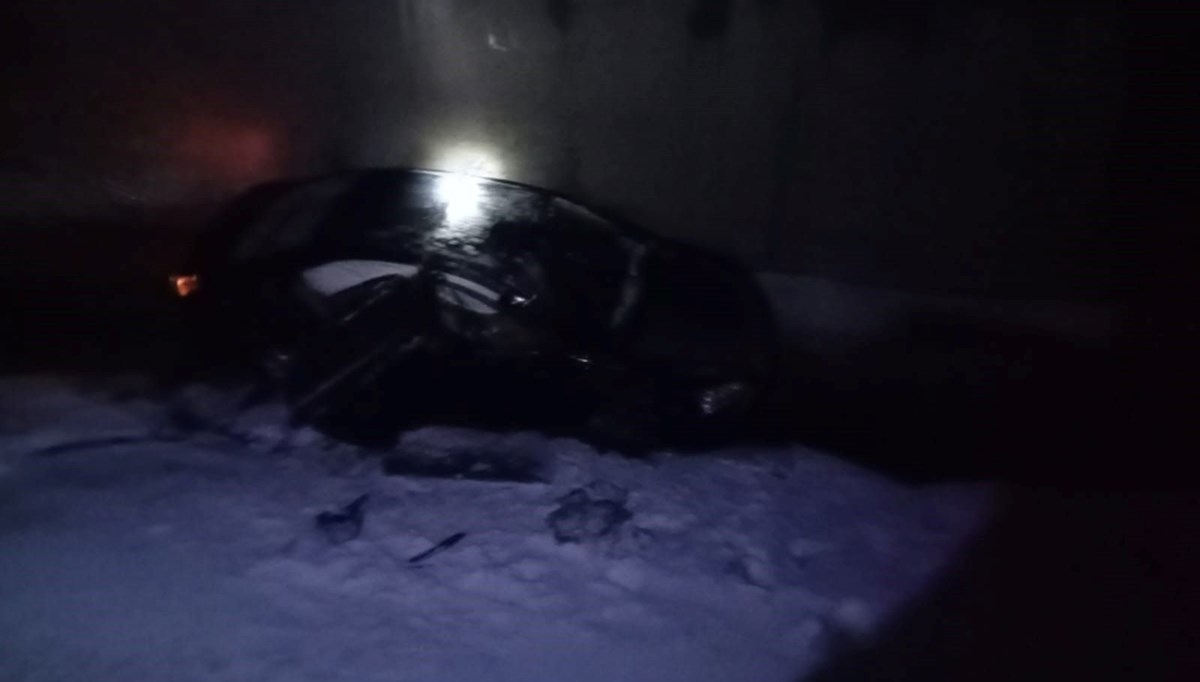 Van'da iki araç kanala uçtu: 9 yaralı Van'da iki araç kanala uçtu: 9 yaralı
