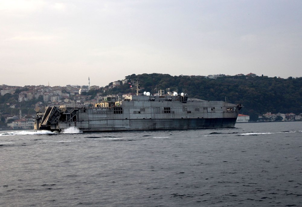ABD gemisi Boğaz'dan böyle geçti - 2
